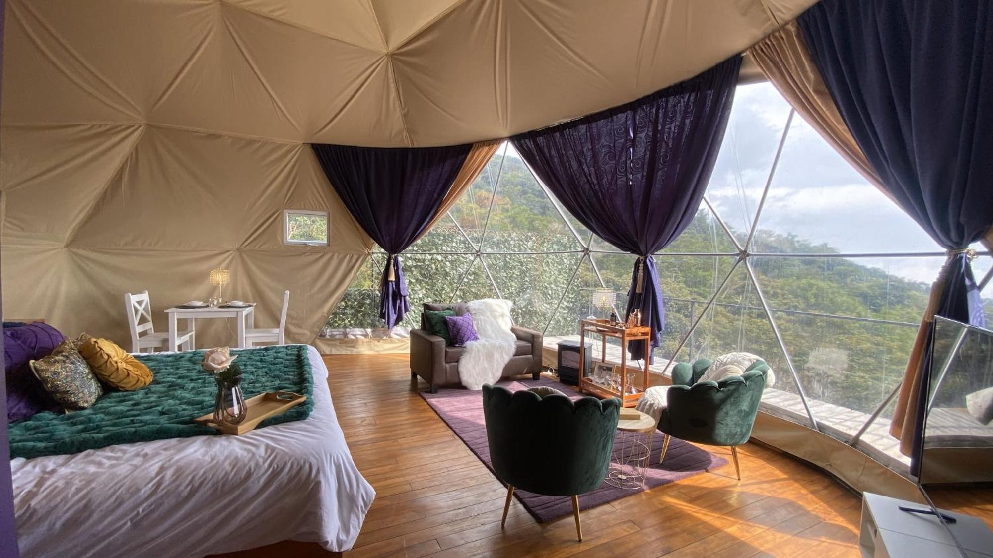 Campo de lujo Fernanda Dome At Feliza Rainforest Domes